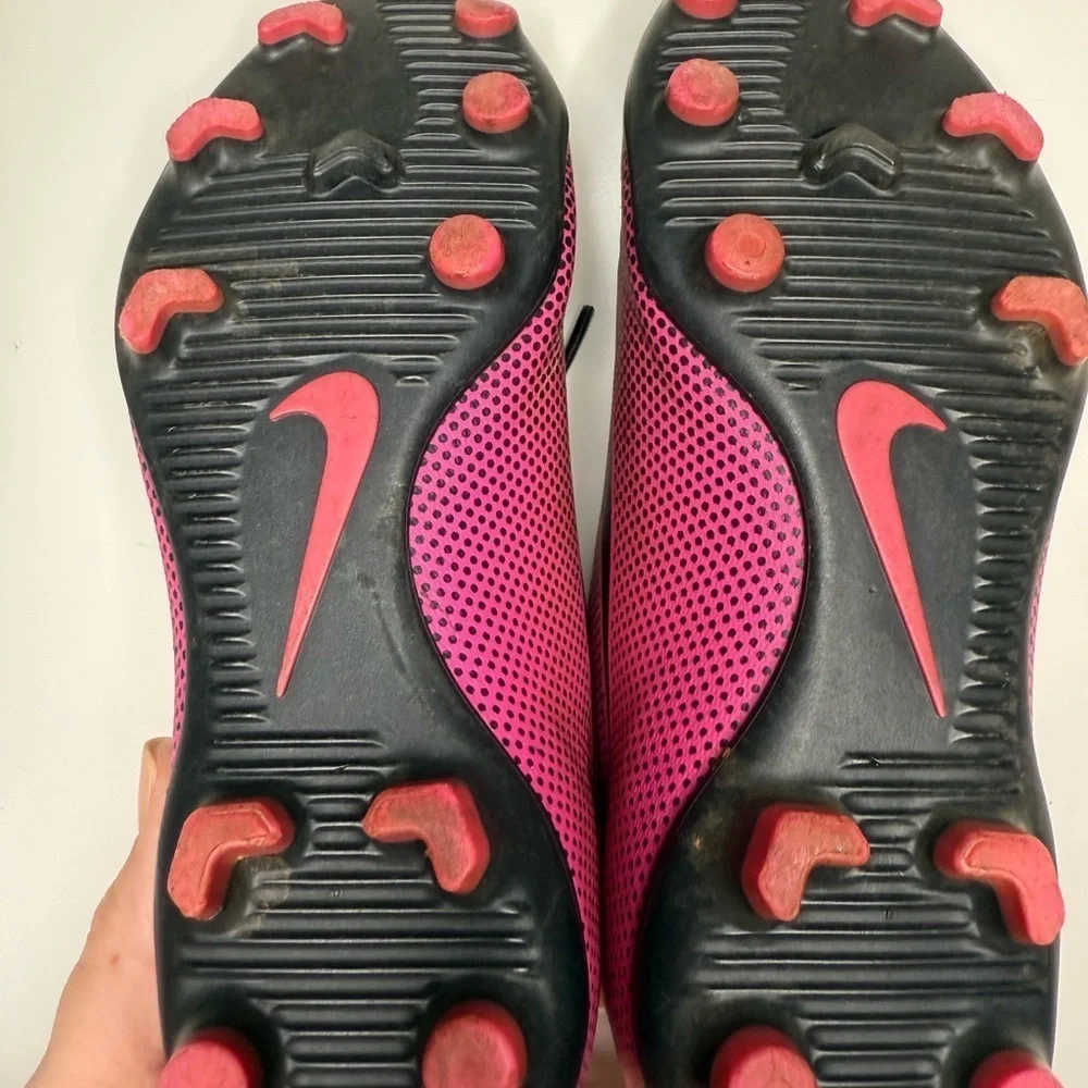 Nike Pink and Black Athletic Cleats Shoes Sleek Design Youth Size 1 GUC